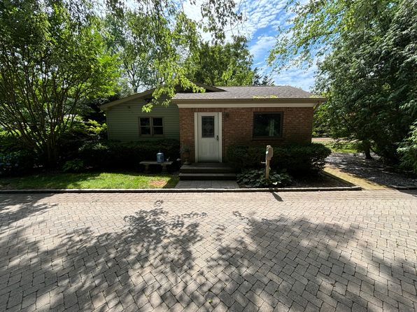 153 Old Country Rd, Melville, NY 11747