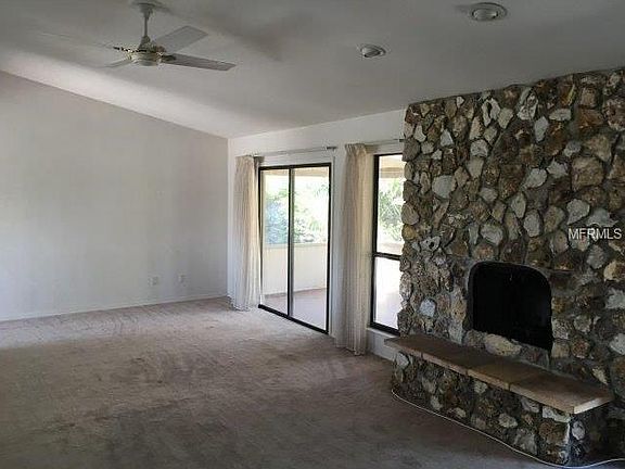 3rd image of 1067 Club House Blvd