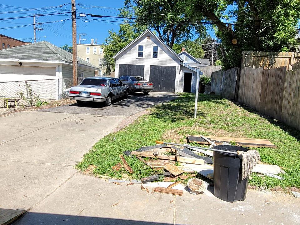 2nd image of 321 Wellington Ave