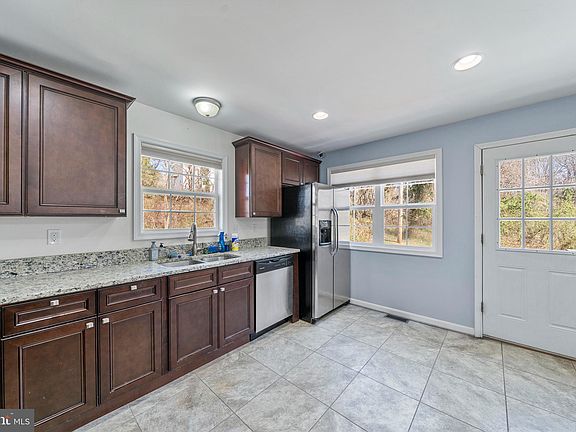 3rd image of 23103 Longview Blvd