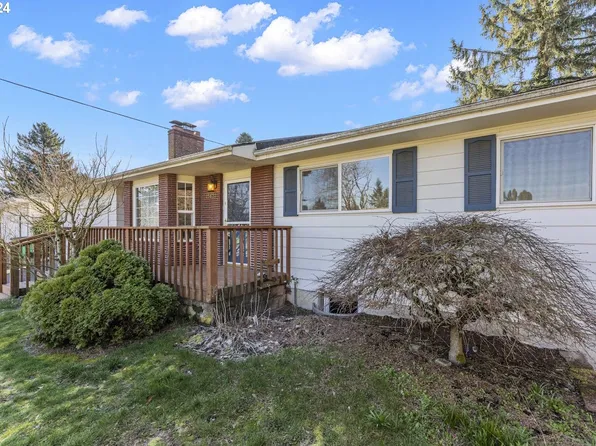 15822 SE Grant St, Portland, OR 97233
