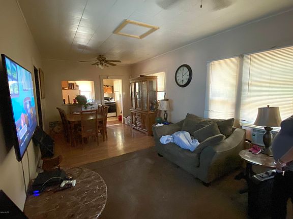2nd image of 39 Burr St