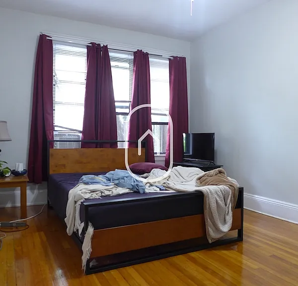 141 Sutherland Rd #1 — Photo 2