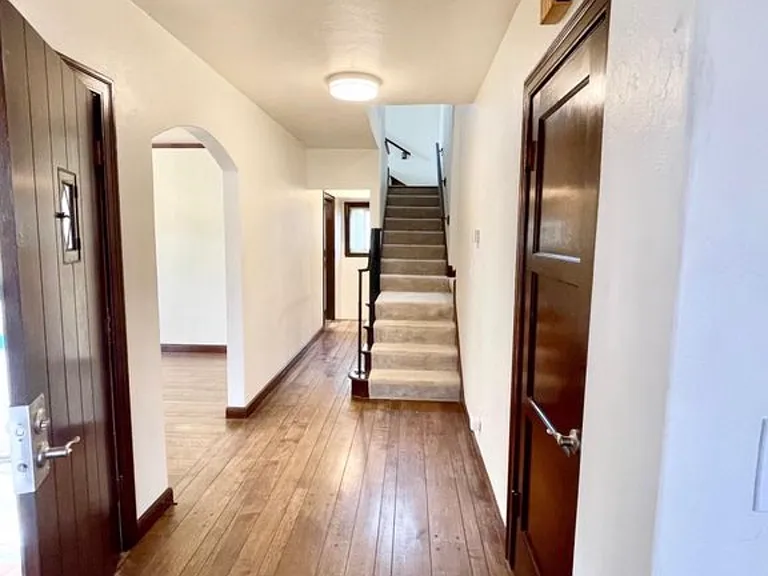475 Marin Dr — Photo 3