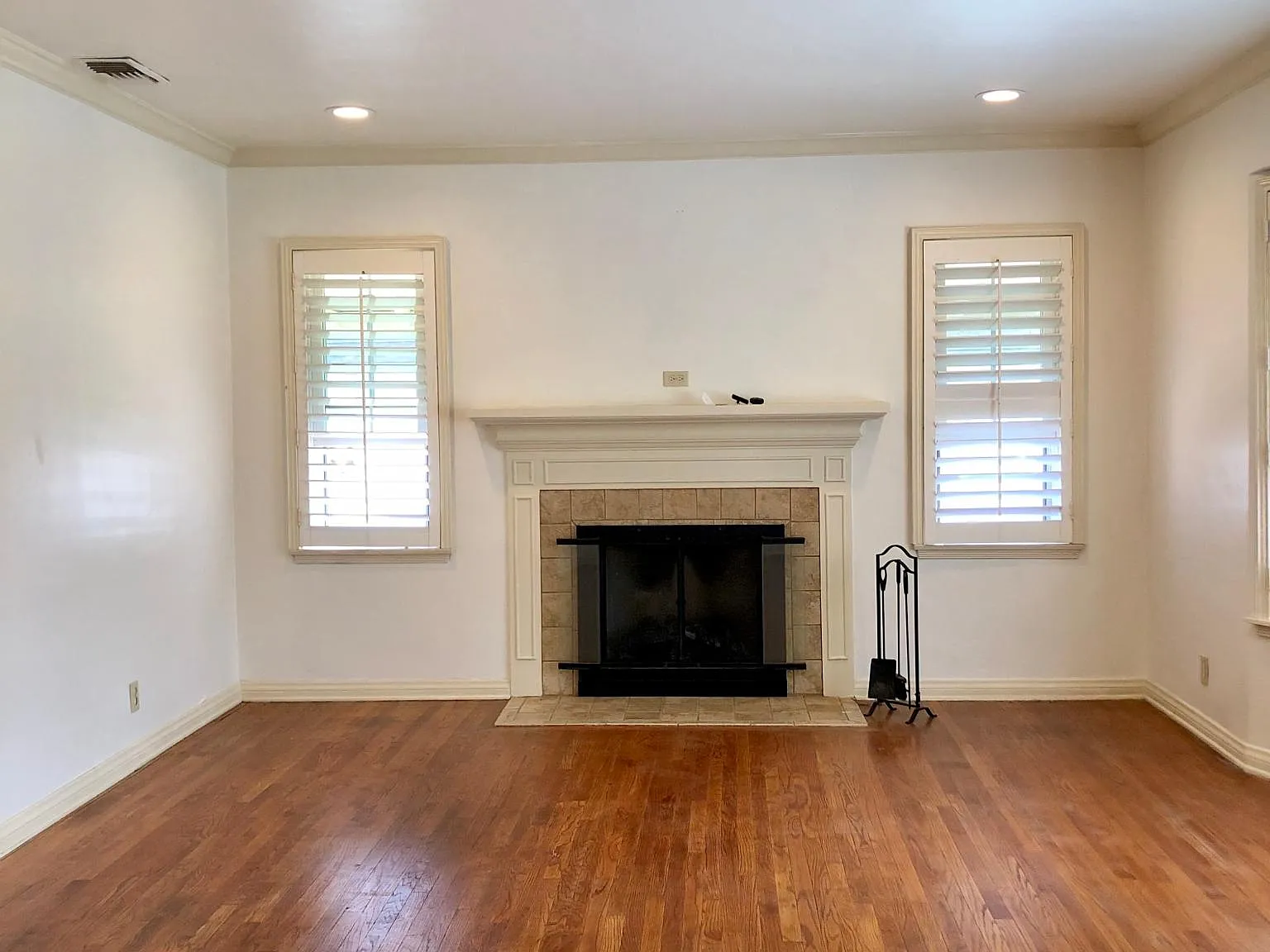 2 bed, 1188 sqft, $3,425 — Photo 2