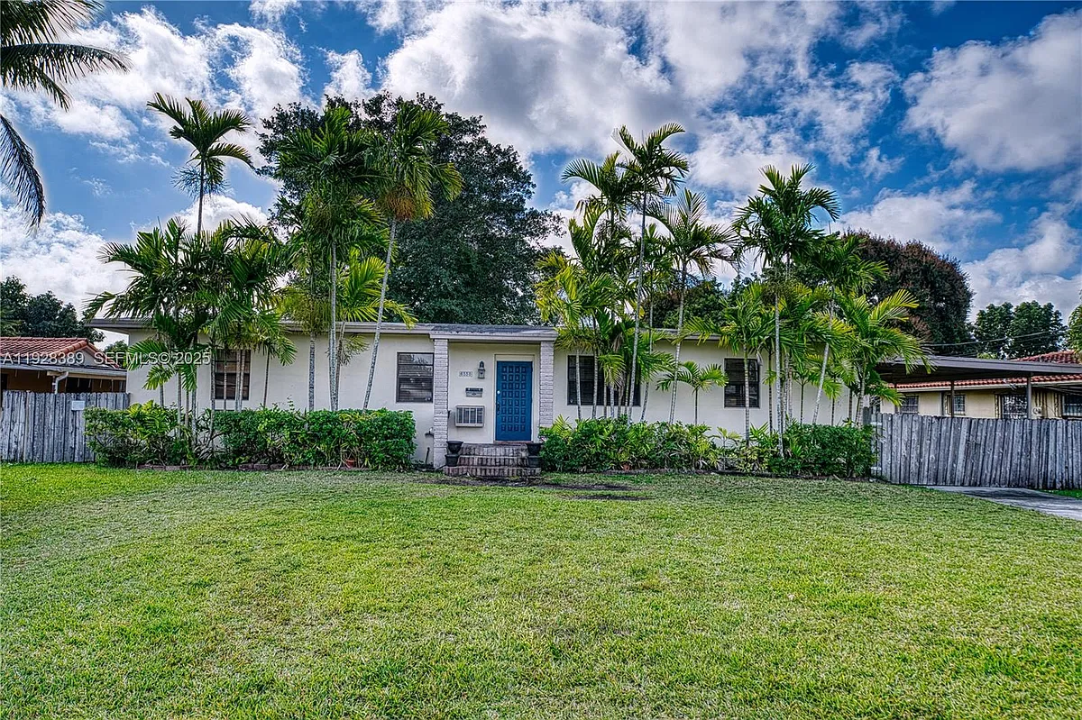 Building Photo - 6550 SW 27th St