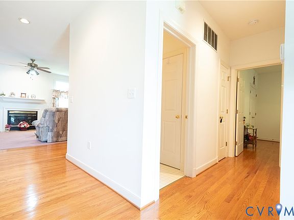 2nd image of 4913 Breckstone Pl