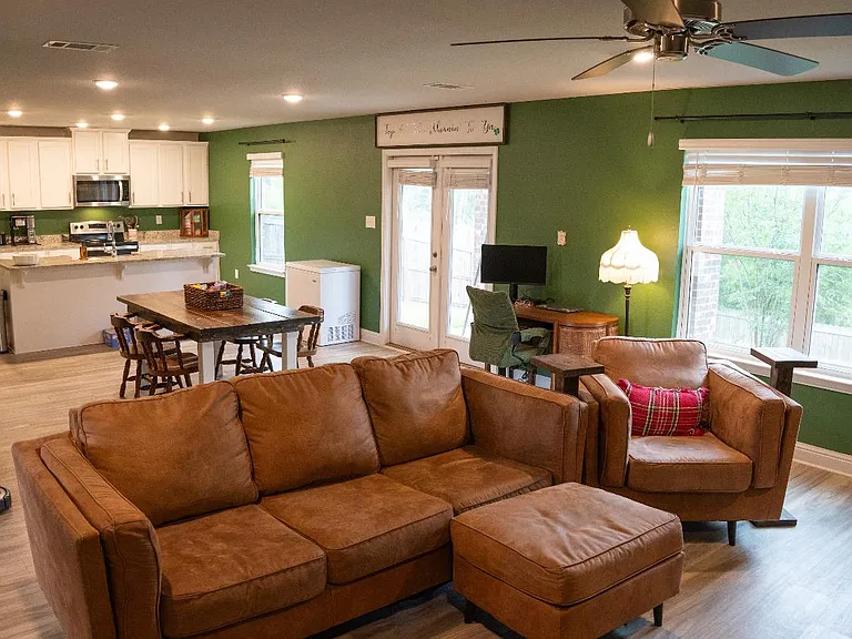 5440 Leeds Ln — Photo 4