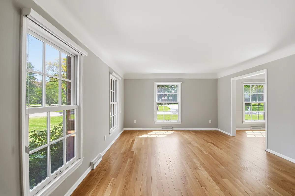 Building Photo - 4576 Wagon Wheel Dr