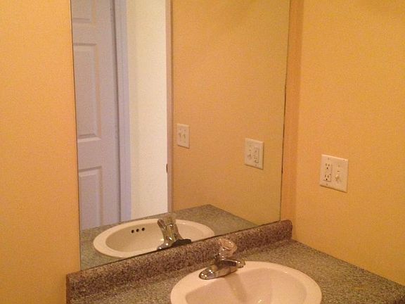 5th image of 100 Nutting Rd Unit E2