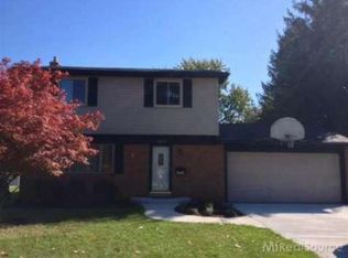 38202 Tottenham Rd, Sterling Heights, MI 48312