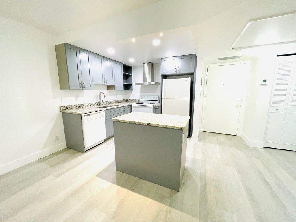 257 S Cypress Road #414, photo 6