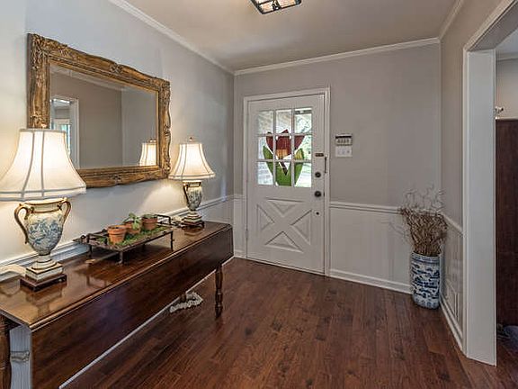 3rd image of 3015 Braemar Dr