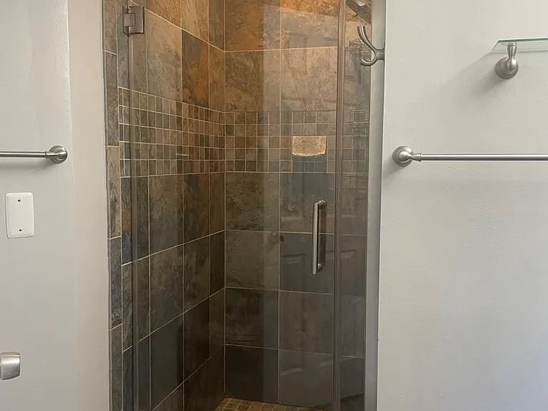 6008 Ellesmere Ct #F — Photo 18