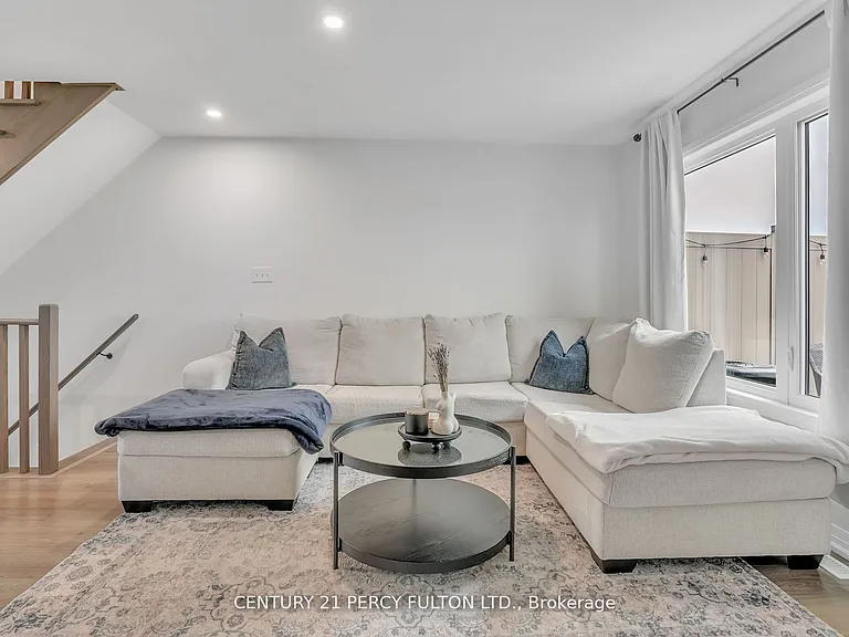 89 Fairlane Ave — Photo 14