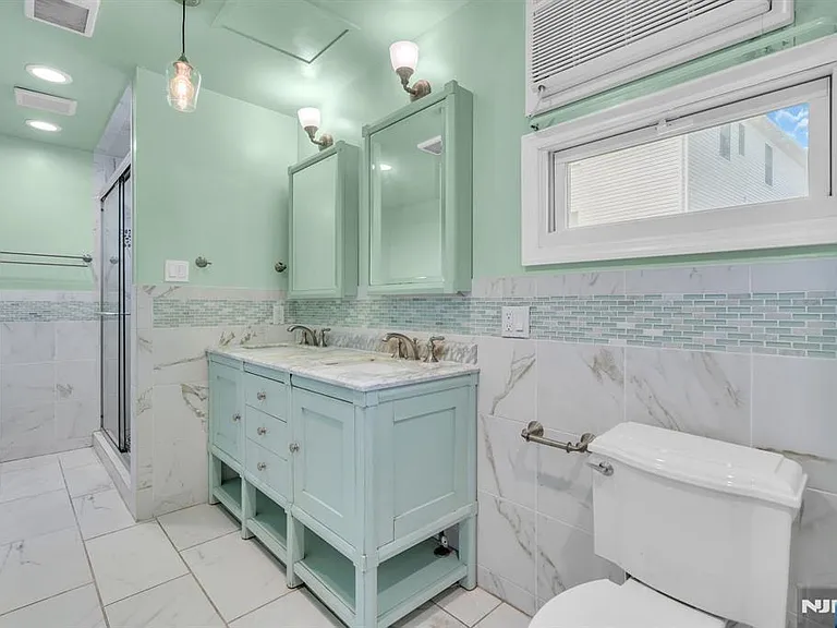 206 Highland Ave — Photo 12