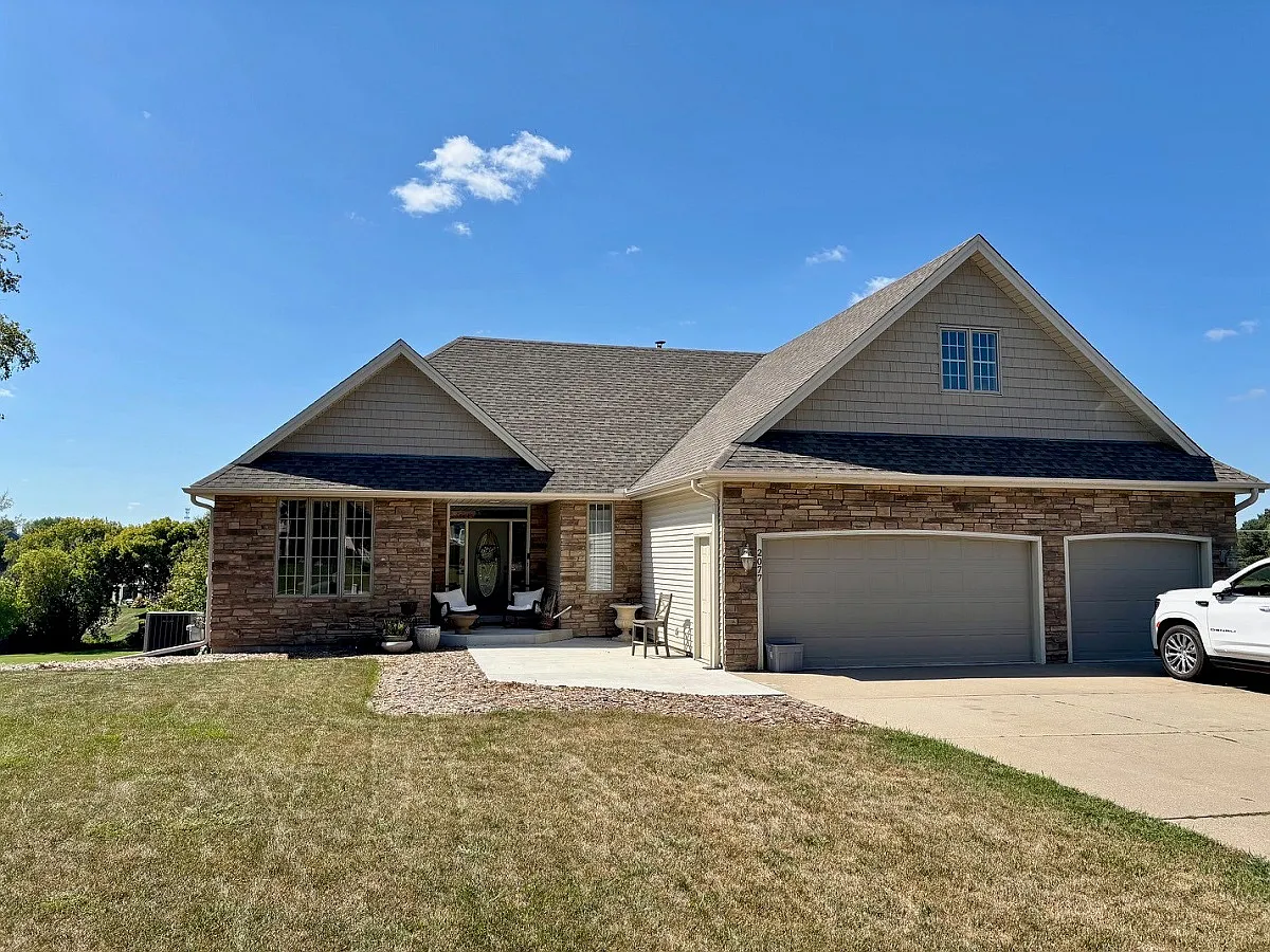 3 bed, 3140 sqft, $3,495 — Photo 1
