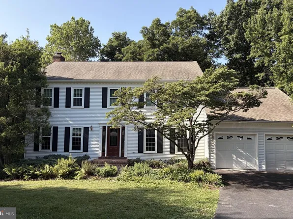 2754 Copper Creek Rd, Herndon, VA 20171
