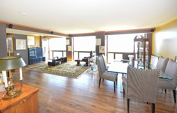 4th image of 4343 N Clarendon Ave APT 2416