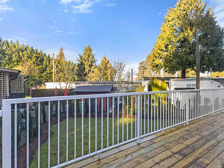 24330 Fraser Hwy — Photo 15