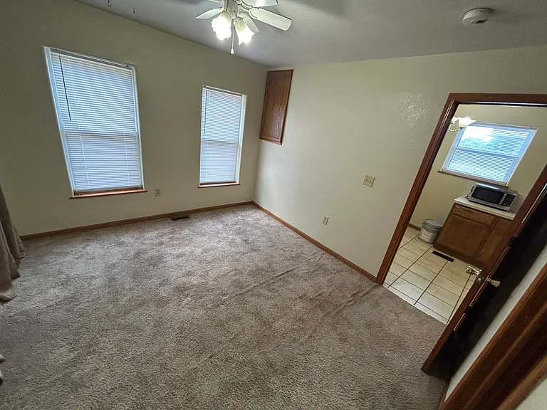 216 N Fern St — Photo 8