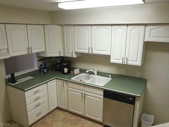 2nd image of 571 Ayrshire Way APT F