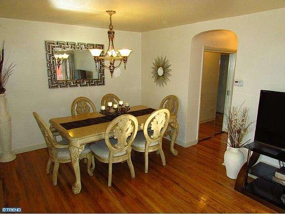 4th image of 8841 Bradford St #1