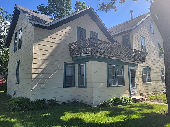 2nd image of 610 8th St SW