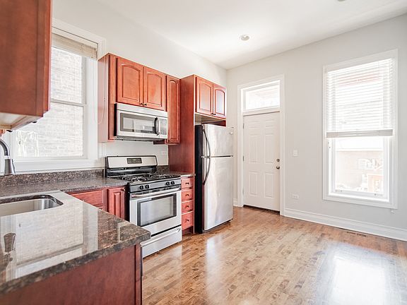 3rd image of 933 W Newport Ave APT 3