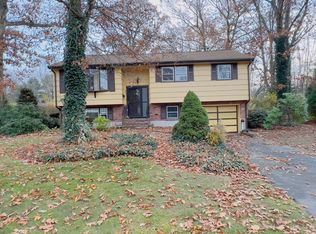 40 Michael Dr, Brockton, MA 02301