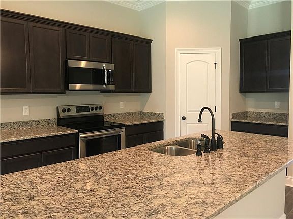 4th image of 46 Pepper Creek Dr