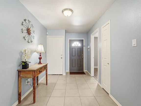 3rd image of 1631 Quail Run