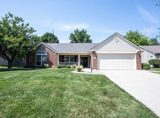 9744 Overcrest Dr, Fishers, IN 46037