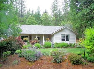 2033 Pine Grove Rd, Rogue River, OR 97537