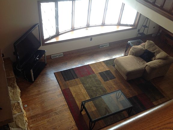 3rd image of 7489 Oakwood Dr