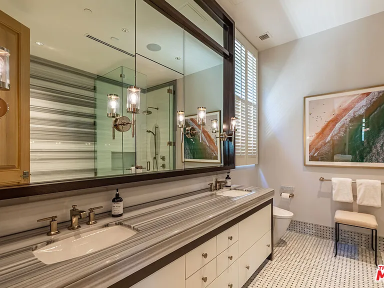 618 N Beverly Dr — Photo 21