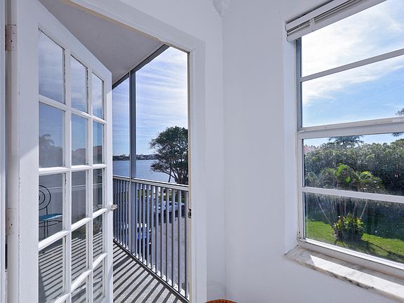 3rd image of 1516 S Lakeside Drive #318
