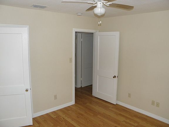 4th image of 848 S Central Ave