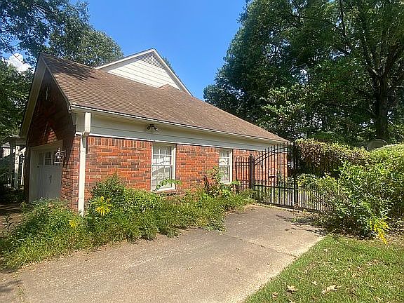 2nd image of 2170 Wood Creek Dr