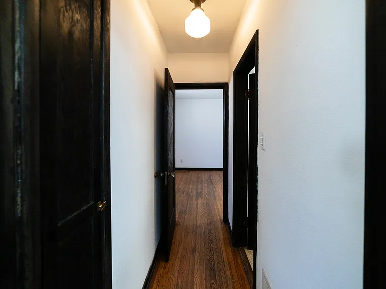 836 Silverlake Blvd — Photo 13