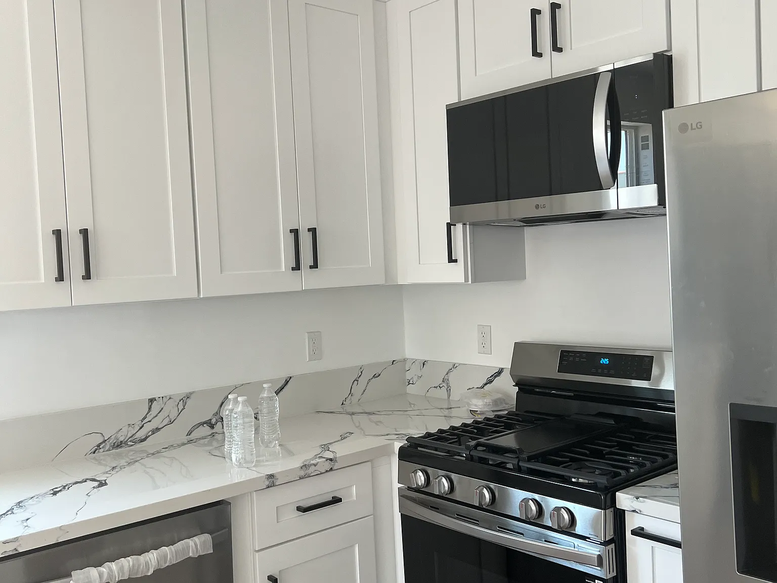 2 bed, 700 sqft, $2,599 — Photo 4