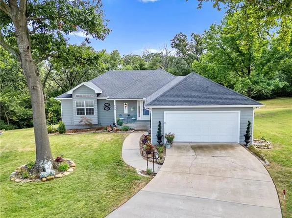 529 S Prewitt St, Nevada, MO 64772