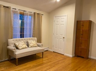 1967 Everett St FLOOR 2, Valley Stream, NY 11580