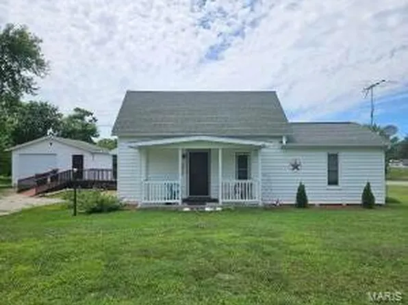 1001 N Walnut St, Willow Springs, MO 65793