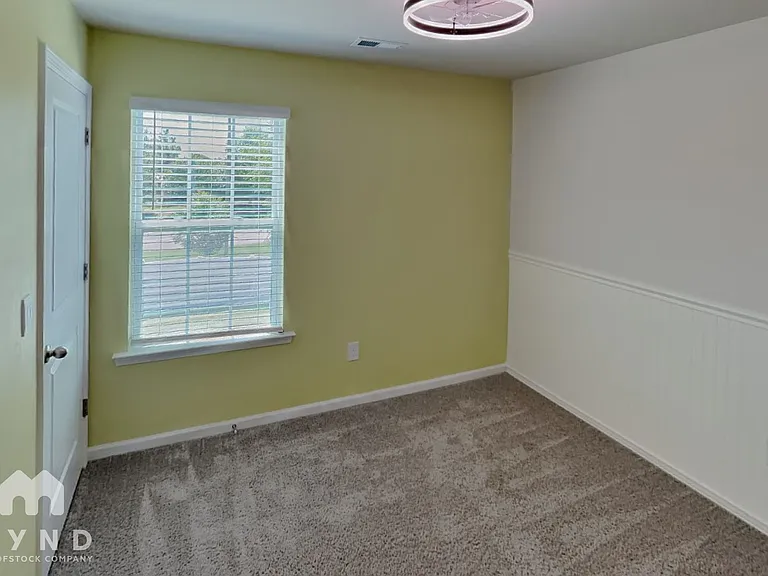 2140 Redstone Dr — Photo 12