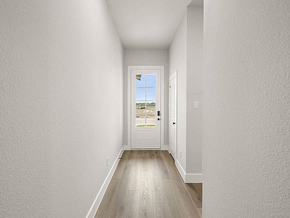 3rd image of 312 Sequoia Ln