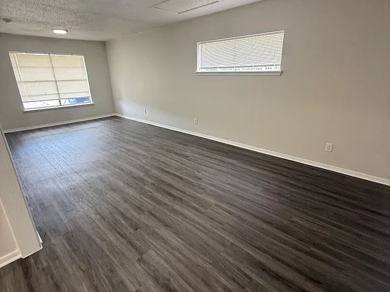 12636 Rialto Dr — Photo 4
