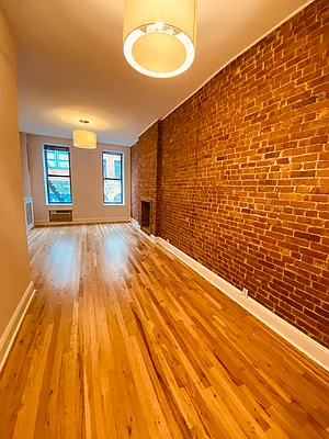 Rented by Metropolis Real Estate of Manhattan | media 12