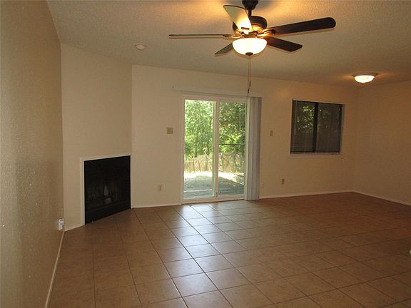 3rd image of 808 Ramble Ln