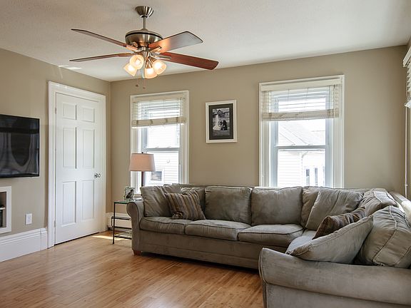 4th image of 10 Tremont Street